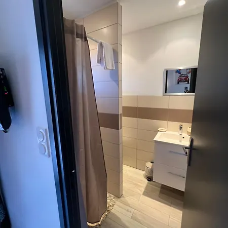 Ferienhaus Chaleureuse Au Coeur D'un Parc Tres Fleuris Porto-Vecchio (Corsica)