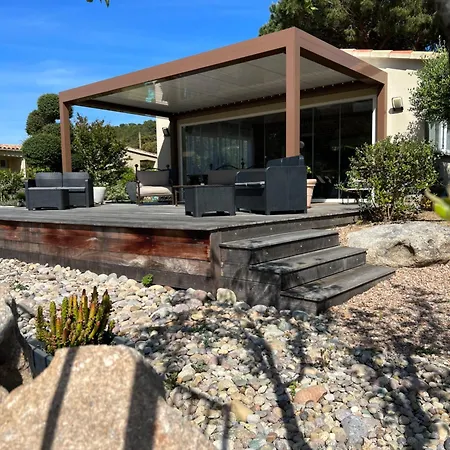 Holiday home Chaleureuse Au Coeur D'un Parc Tres Fleuris